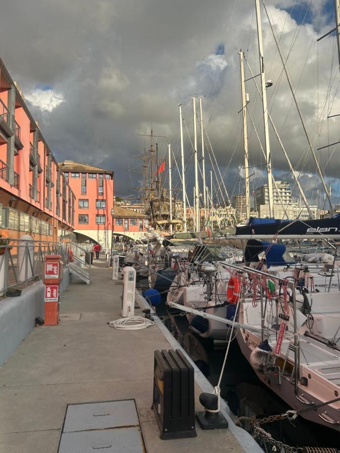 Botel Porto Antico Boat *