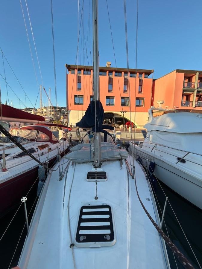 Porto Antico Boat Botel *